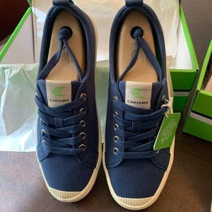 Cariuma NWT OCA "Shadow Blue" Canvas Sneaker
